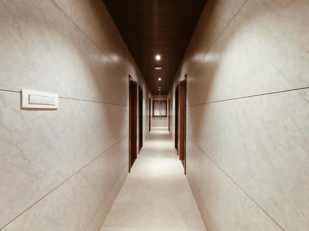 Hotel Prasad Nx Mumbai Kültér fotó