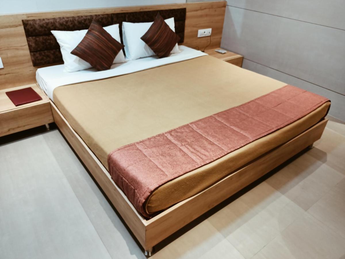 Hotel Prasad Nx Mumbai Kültér fotó