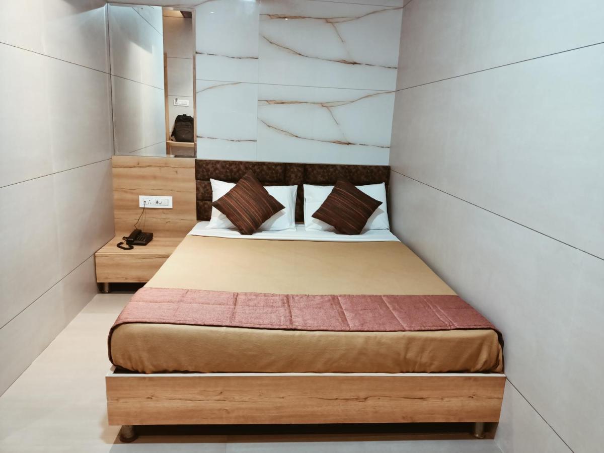 Hotel Prasad Nx Mumbai Kültér fotó