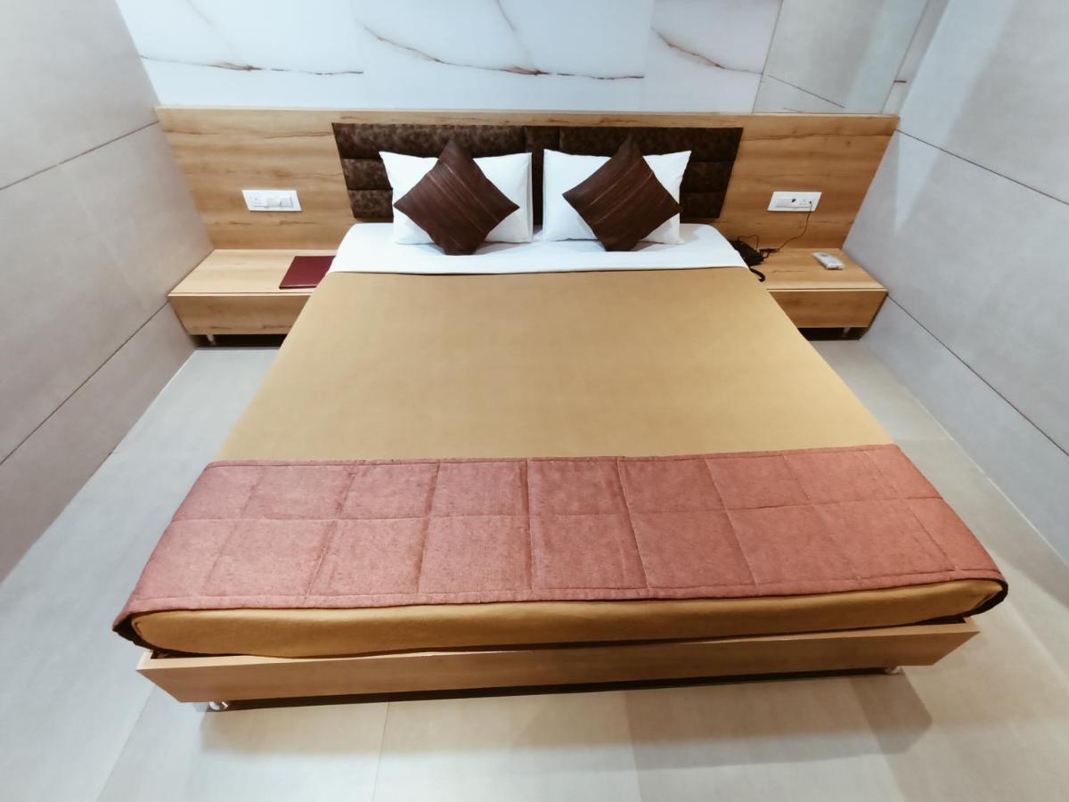 Hotel Prasad Nx Mumbai Kültér fotó
