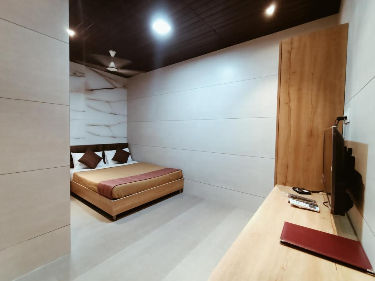 Hotel Prasad Nx Mumbai Kültér fotó
