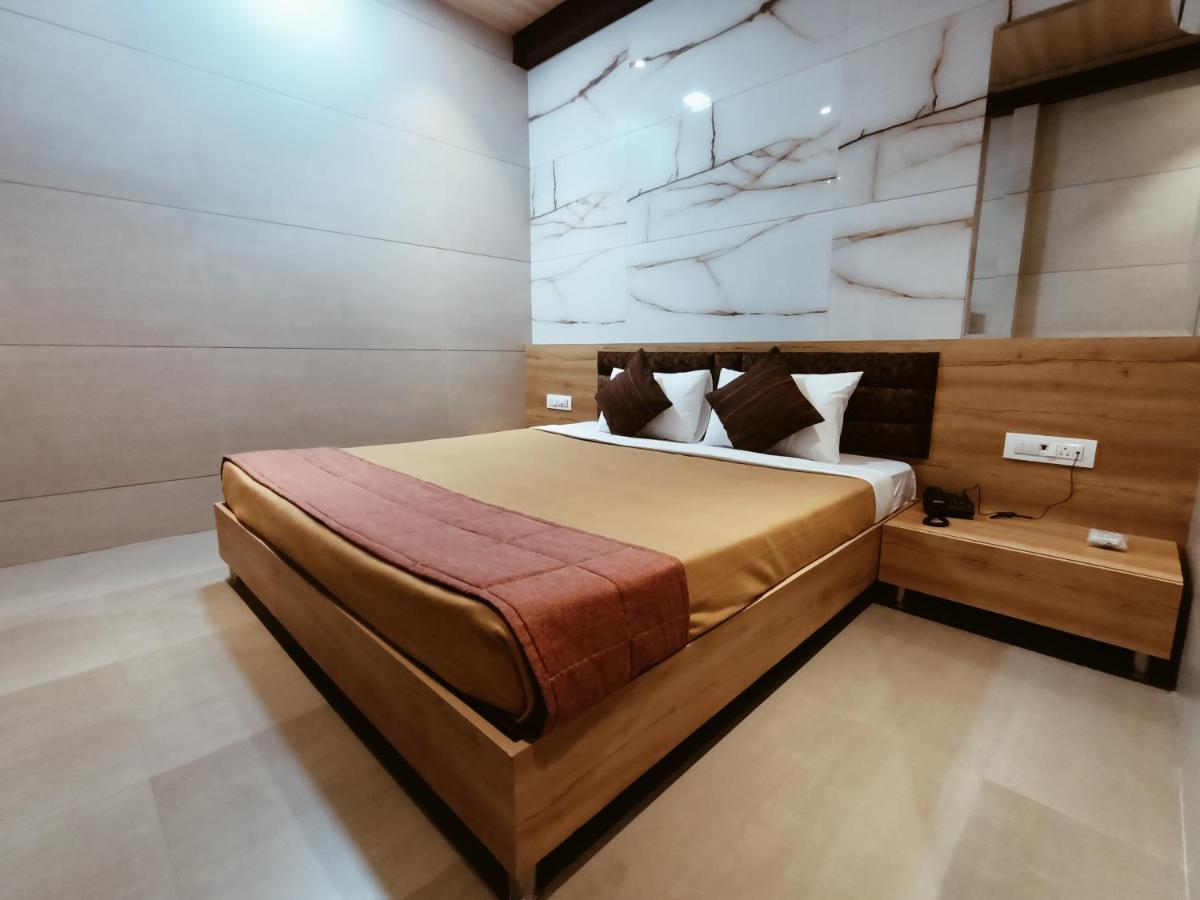Hotel Prasad Nx Mumbai Kültér fotó