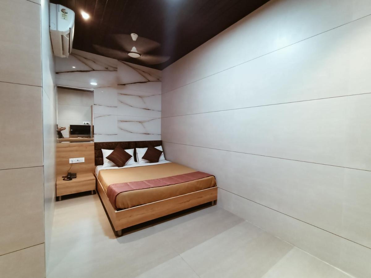 Hotel Prasad Nx Mumbai Kültér fotó