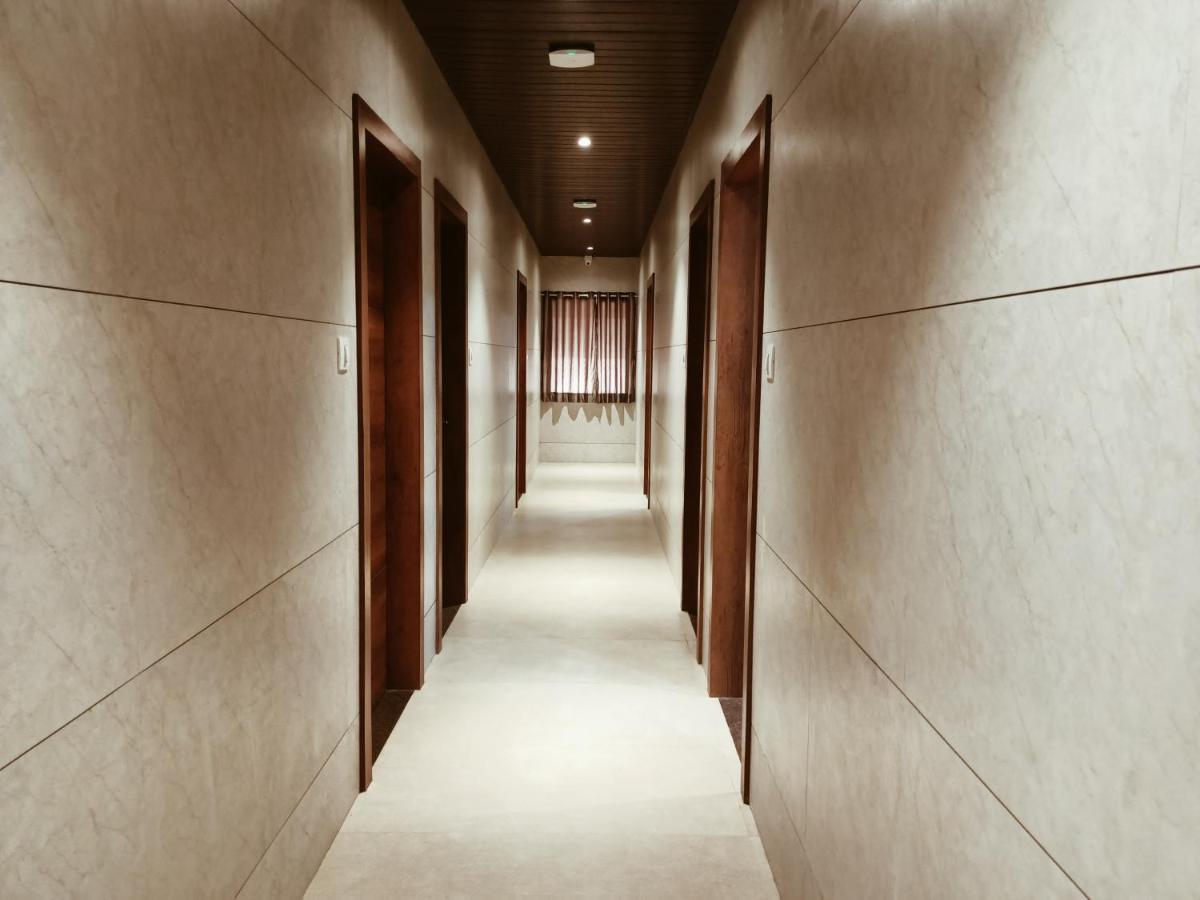 Hotel Prasad Nx Mumbai Kültér fotó