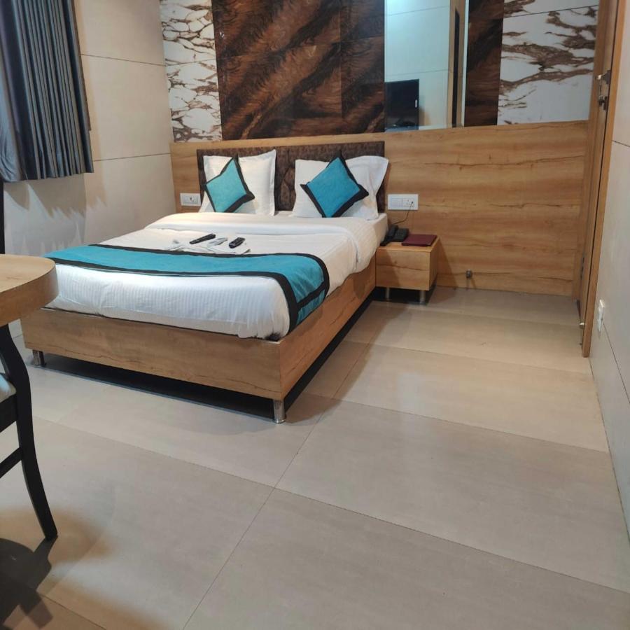 Hotel Prasad Nx Mumbai Kültér fotó